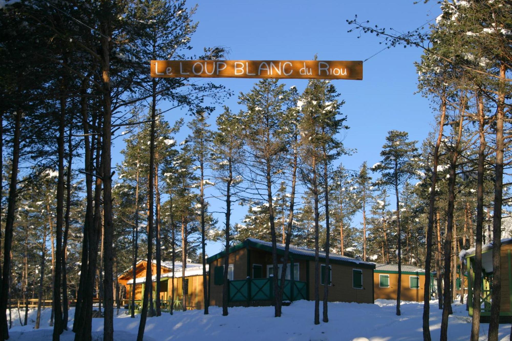Parc Residentiel De Loisir : Le Loup Blanc Du Riou Hotel Barcelonnette Exterior foto