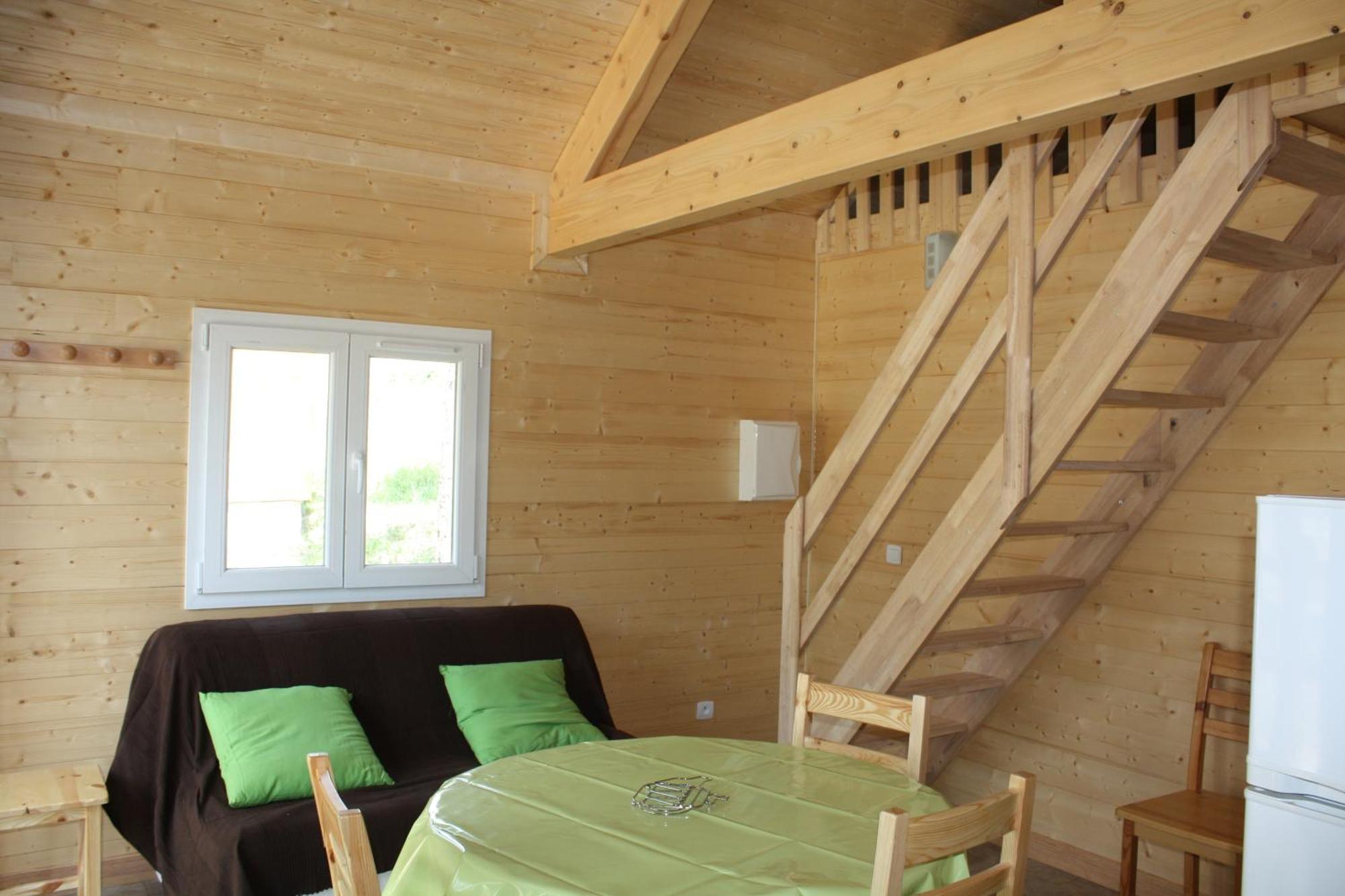 Parc Residentiel De Loisir : Le Loup Blanc Du Riou Hotel Barcelonnette Exterior foto