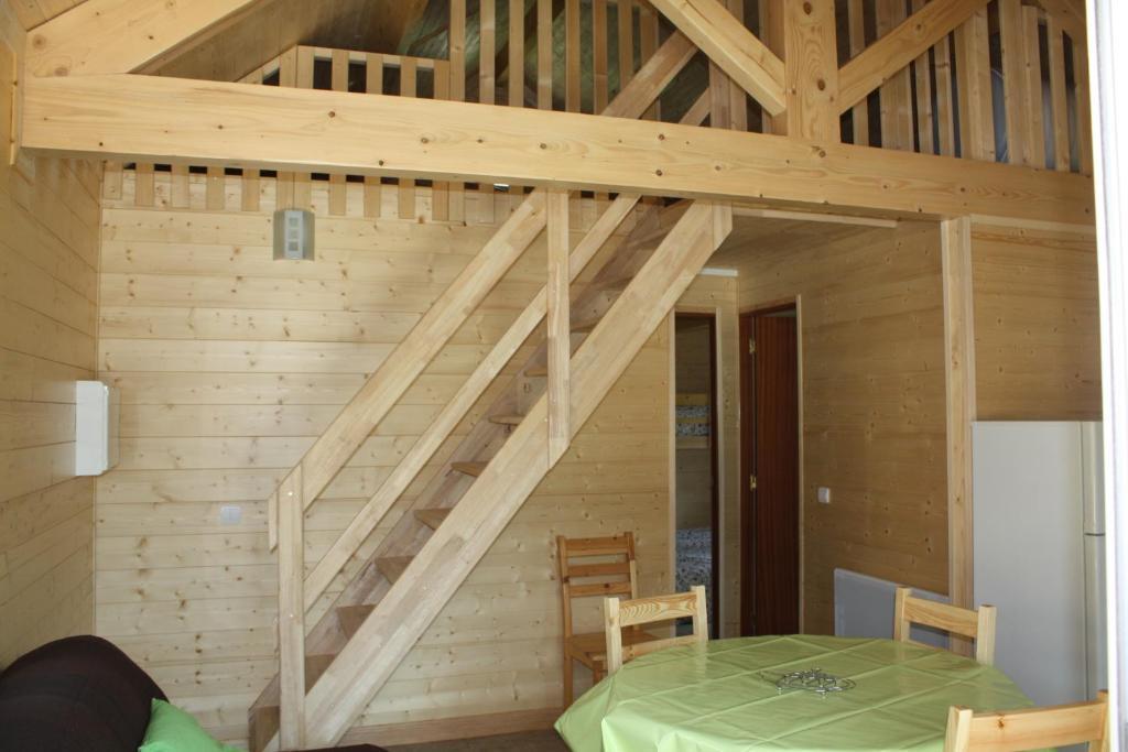 Parc Residentiel De Loisir : Le Loup Blanc Du Riou Hotel Barcelonnette Cameră foto
